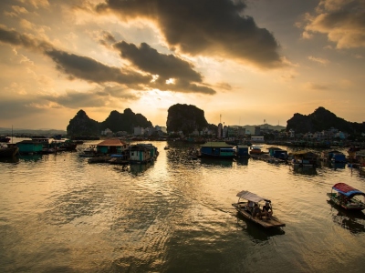 Sunset-in-Halong-bay